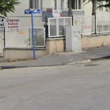 Ankara Büyükşehir Belediyesi Sincan’da Görme Engelli Yaşlılar İçin Kaldırım Engelleri