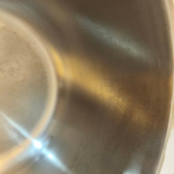 Yeni Tefal Düdüklü Tencere İlk Kullanımda İç Kısımda Siyahlaşma Ve Kenarlarda Sararma