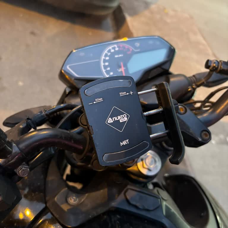Motosiklet Telefon Tutacağı Yolculukta Kırıldı Ve Güvenlik Endişesi Yaratıyor
