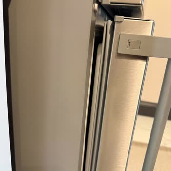 Üst Kapak Kapanınca Dondurucu Açılıyor, Ayıplı Buzdolabı İçin İade Ve Değişim Talebi