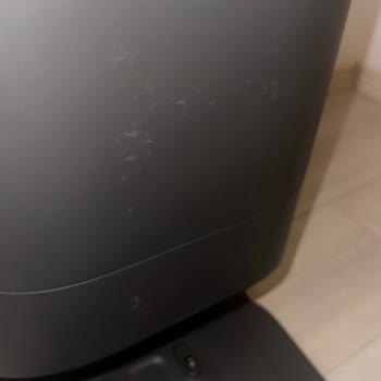 Media Markt'tan Aldığım Robot Süpürge Serviste Çizik Ve Mop Özelliği Çalışmıyor