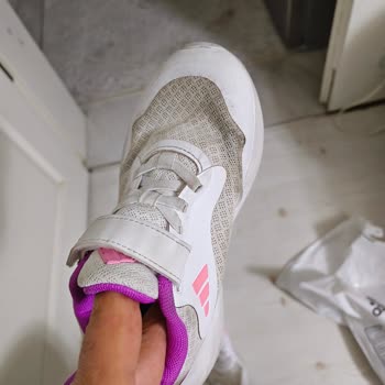 Adidas Spor Ayakkabısının Kısa Sürede Renk Bozulması Ve İade Talebi