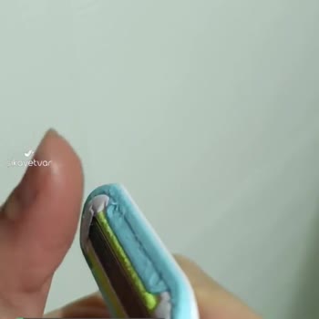 Venüs Gillette Yapıştırıcı Sürmüş Gibi