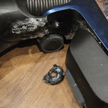 Philips Şarjlı Süpürge Başlığı Kırıldı, Garanti Kapsamı Dışında Tutulması Kabul Edilemez