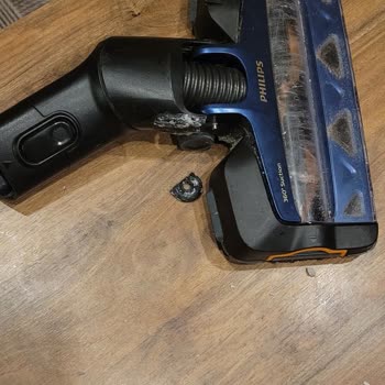 Philips Şarjlı Süpürge Başlığı Kırıldı, Garanti Kapsamı Dışında Tutulması Kabul Edilemez
