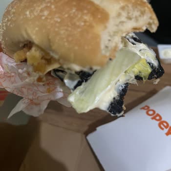 Popeyes Maxi Ekonomix Menü Yanık Teslim Edildi, Tıkla Gelsin Canlı Destek Çözüm Sunmadı