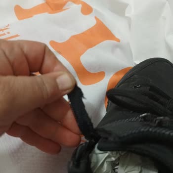 Eskişehir FLO Mağazasından Alınan Botta Fermuar Sorunu: Üretim Hatası Ve İade Talebi