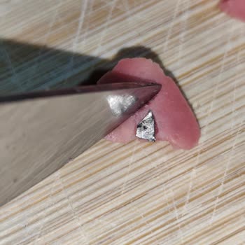 A101 Mağazasından Alınan Namet Hindi Sosisinde Keskin Metal Parçası