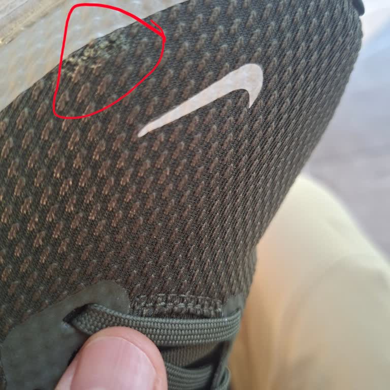 Nike Ayakkabıda Üretim Hatası İddiası Ve Değişim Talebi