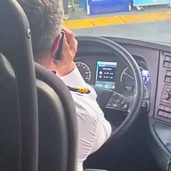 Şoförün Telefon Kullanımı Ve Keyfi Duraklamaları Yolculuk Güvenliğini Tehlikeye Attı
