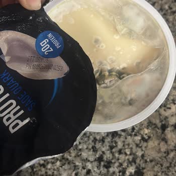 A101 Mağazasındaki Sek Quark Protein Ürününün Küflenmesi Ve Yenisinin Talebi