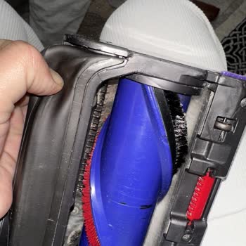 Dyson Gen5 Dikey Süpürge Filtre Uyarısı Ve Başlık Yıpranması İçin Garanti Değişim Talebi