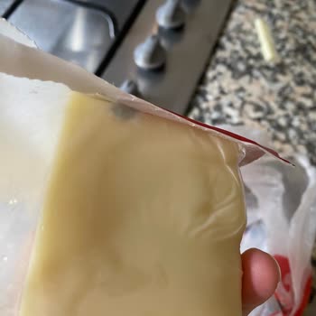 A101 Tarabya Kaşar Peynirinde Hızlı Küflenme Ve Sağlık Endişesi