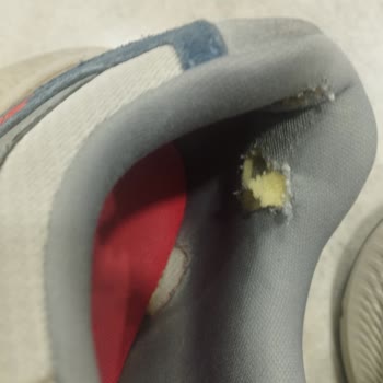 Skechers Ayakkabılarda İç Astarın Erken Yırtılması Ve 2 Yıllık Garanti İhlali