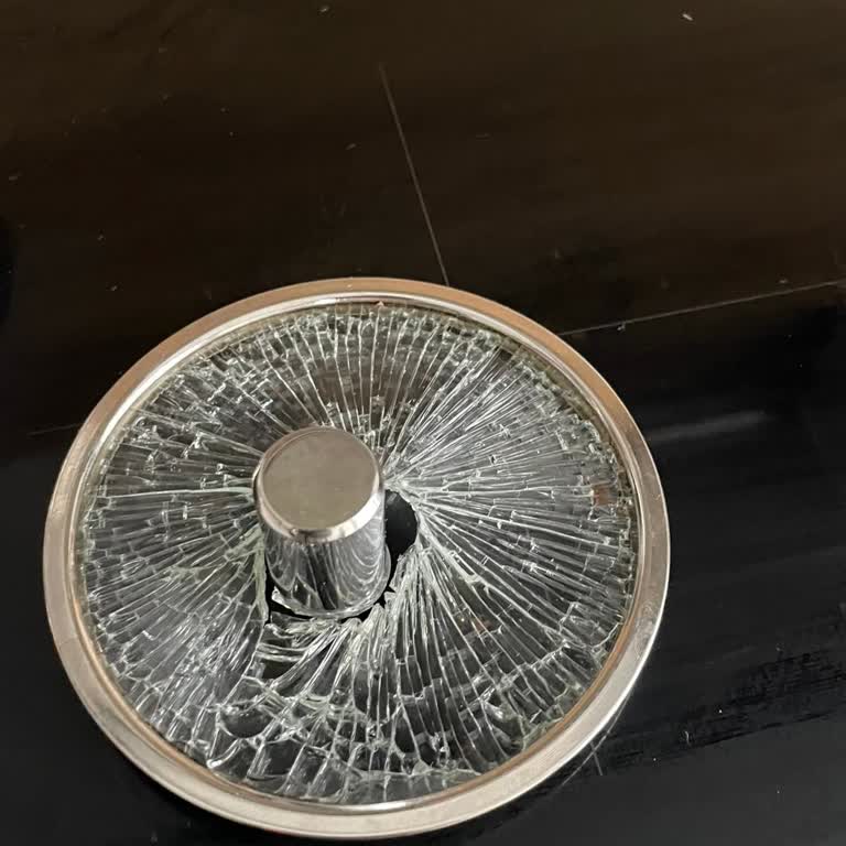 Cam Kapak Kendiliğinden Çatladı: Üretim Hatası Ve Ücretsiz Değişim Talebi