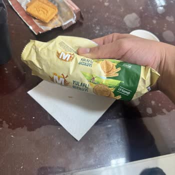 Migros Bisküvi İçinde Ahşap Parça Çıktı: Sağlık Ve Hijyen Endişesi