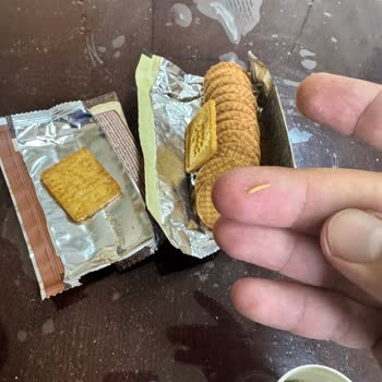 Migros Bisküvi İçinde Ahşap Parça Çıktı: Sağlık Ve Hijyen Endişesi