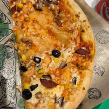 Sucuksuz Sbarro Pizza Ve Personelin Çözüm Sunmayan Tutumu