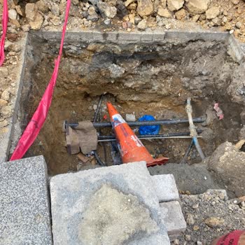 AYEDAŞ Ekiplerinin Türk Telekom Tünel Hattını Kırması Ve Güvenlik Riski