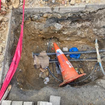 AYEDAŞ Ekiplerinin Türk Telekom Tünel Hattını Kırması Ve Güvenlik Riski