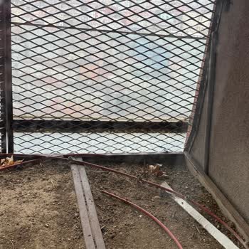 Nef İnşaat Üst Kat Balkon Sızıntısı Nedeniyle Sürekli Su Girişi Ve Yönetimin Çözüm Eksikliği