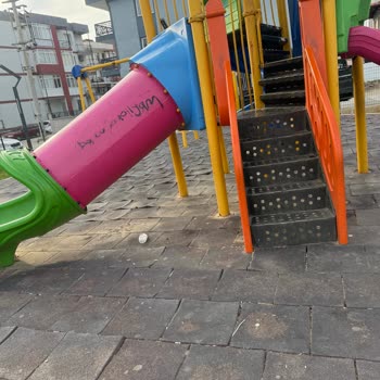 Yazıbaşı Cafeterya Çocuk Parkı Güvenlik Sorunları, Acil Yenileme Talebi