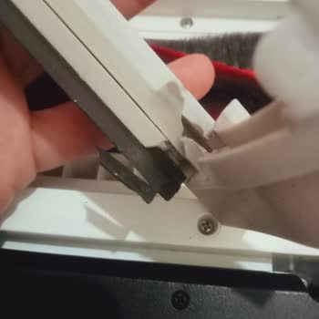 Roborock S8 Pro Alt Fırça Kapağı Kırılması Garanti Dışı Tutularak 2.300 TL Ücret Talebi