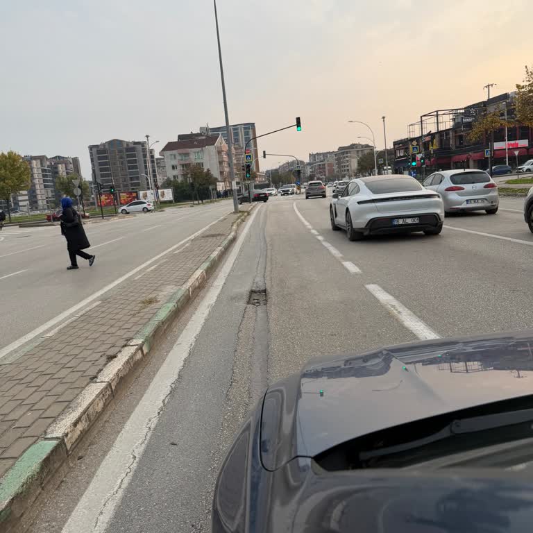 Özlüce Bulvarı’nda Çukur Nedeniyle Patlayan Lastik Ve 3 Bin TL Tazminat Talebi