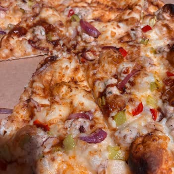 Sbarro'da Tavuklu Barbekü Pizza İçeriği Eksik, Tam İade Talebi