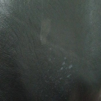 Bershka Siyah Deri Cekette Hızlı Renk Solması Ve Beyazlaşma