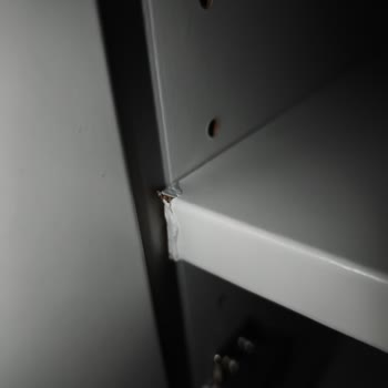IKEA Pax Gardırobunda Hasarlı Rafların Ücretsiz Değişimi İçin Acil Talep