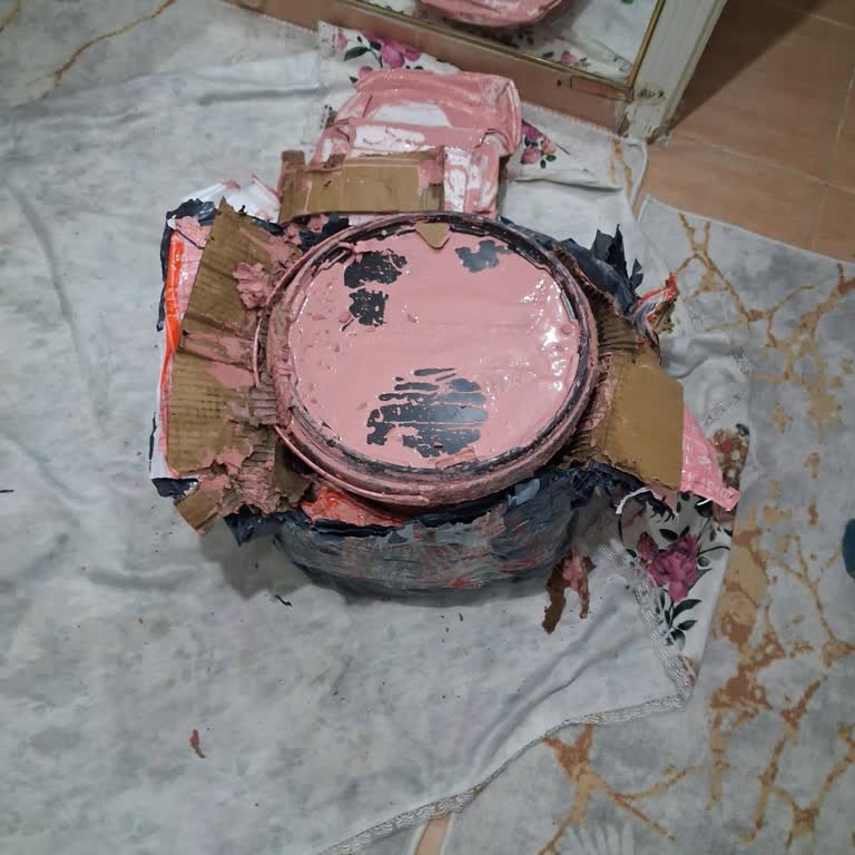 Açık Kapağında Sızdıran Beton Astarı, Kullanılamaz Durumda, İade Ve Ücretsiz Değişim Talebi