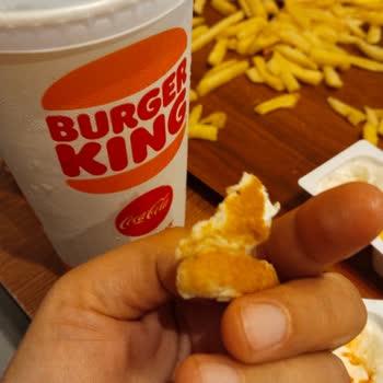 Burger King Marmaris Şubesinde Hamburger Ekmeğinde Plastik Parça Bulunması