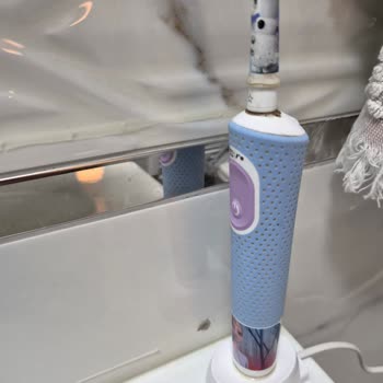 Oral-B Çocuk Elektrikli Diş Fırçasında Kısa Sürede Paslanma Ve Kırılma Sorunu
