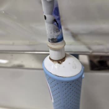 Oral-B Çocuk Elektrikli Diş Fırçasında Kısa Sürede Paslanma Ve Kırılma Sorunu