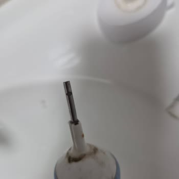 Oral-B Çocuk Elektrikli Diş Fırçasında Kısa Sürede Paslanma Ve Kırılma Sorunu