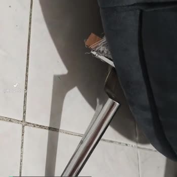 Evkur Koltuk Kırıldı Yırtık Var