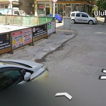 Bedaş Yetkililerine: Kaldırım Ortasındaki Aydınlatma Direğinin Yer Değiştirilmesi Talebi