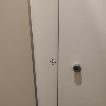 Akyurt Belediyesi Yüzme Havuzunda Dijital Saat, Kapı Kilitleri Ve Sabunluklarda Sorunlar