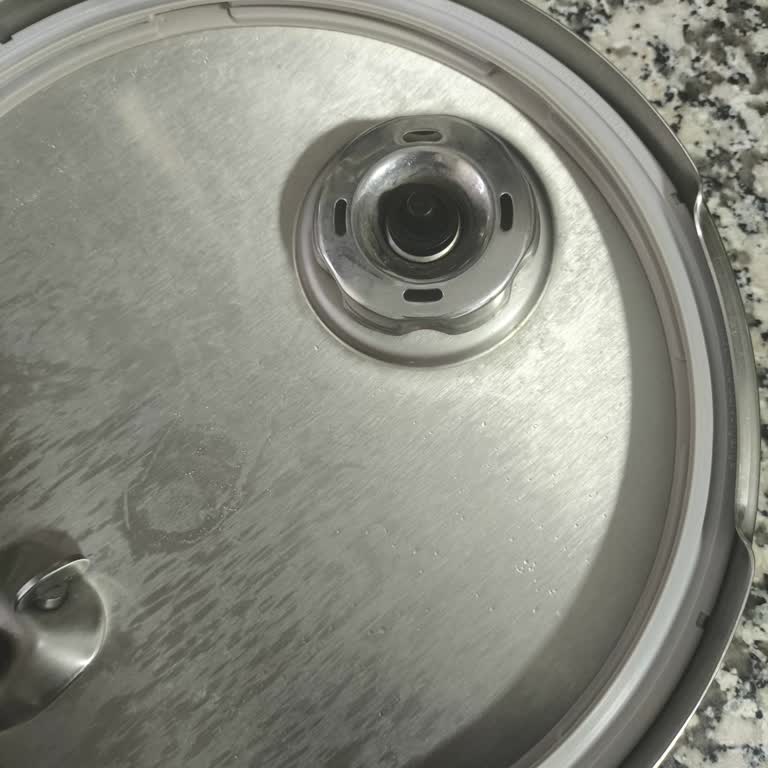 Fissler Düdüklü Tencerenin Valf Contası Garanti Kapsamında Olmasına Rağmen Ücret İstendi