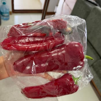 Getir Sağlık Riski Oluşturan Bozuk ve Çürük Ekmekte Canlı Böcek