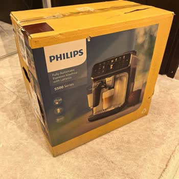 Teknosa'dan Gelen Philips Espresso Makinesinde Kırık Köşe Ve İçeride Plastik Parça