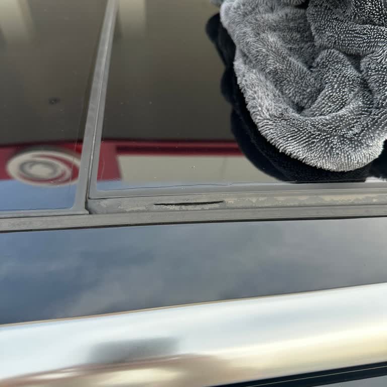 Volkswagen Tiguan Sunroof Fitilinde Açılma Ve Pul Dökülmesi Sorunu
