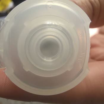 Mustela Markalı Pişik Kremi İçinde Hava Boşluğu Ve Az Doluluk