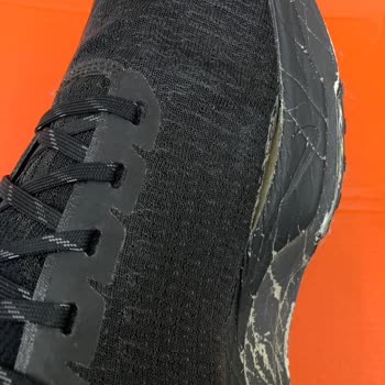 Nike ZoomX Invincible Run Flyknit Ayakkabısında Yapışkan Sorunu Ve Barçın Spor'dan Cevapsız Servis