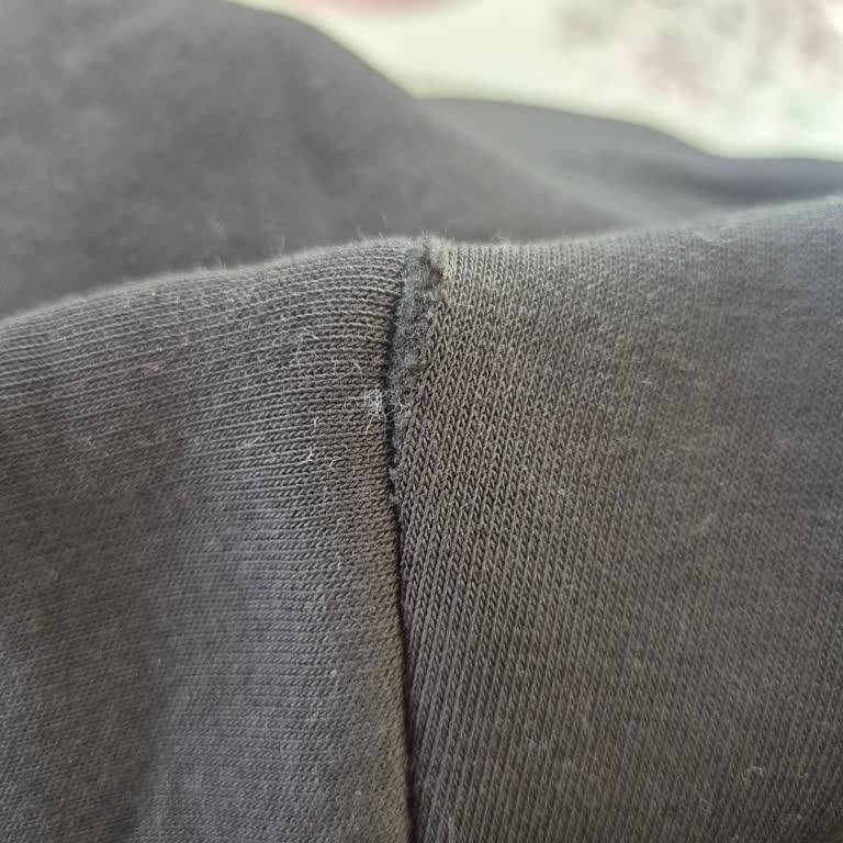 Defolu Sweatshirt Ve Cevapsız Müşteri Hizmetleri Nedeniyle Hızlı L Beden Değişimi Talebi