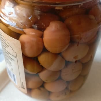 BİM'den Alınan İnci Zeytin Kavanozunda Bozulma Ve Sağlık Endişesi