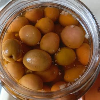 BİM'den Alınan İnci Zeytin Kavanozunda Bozulma Ve Sağlık Endişesi