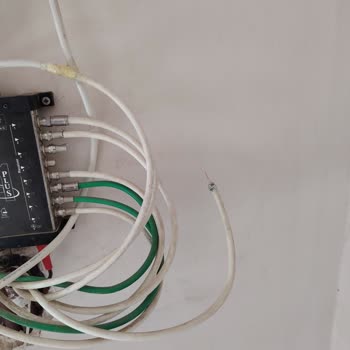 Kablo Net'in Apartmanda İzinsiz Uydu Kesintisi Ve Elektrik Çalma