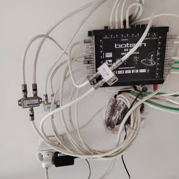 Kablo Net'in Apartmanda İzinsiz Uydu Kesintisi Ve Elektrik Çalma
